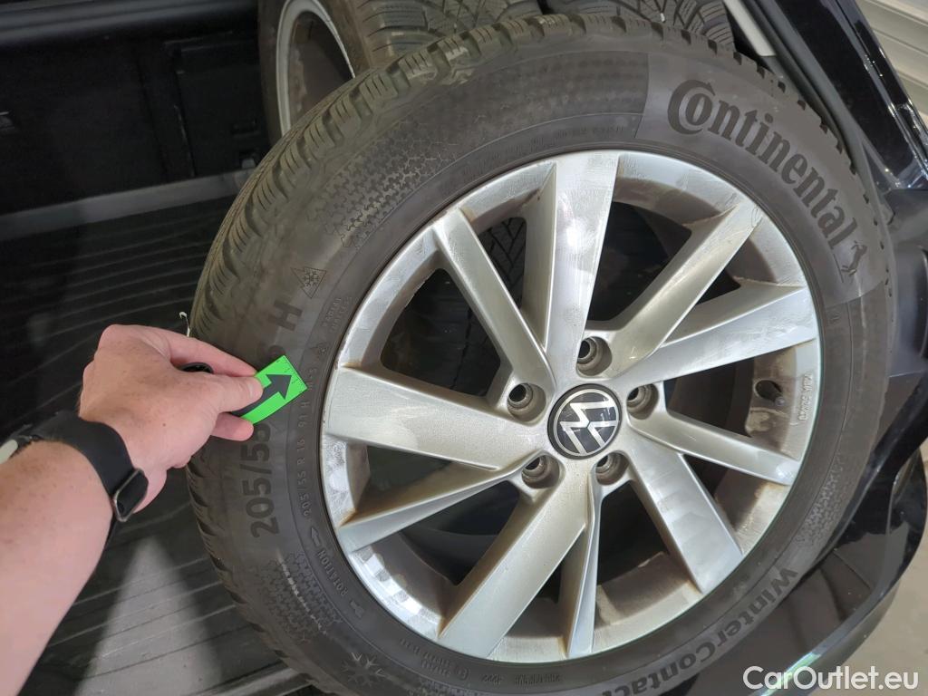 Volkswagen  Golf  VIII Variant Life 2.0 TDI 85KW AT7 E6d #40