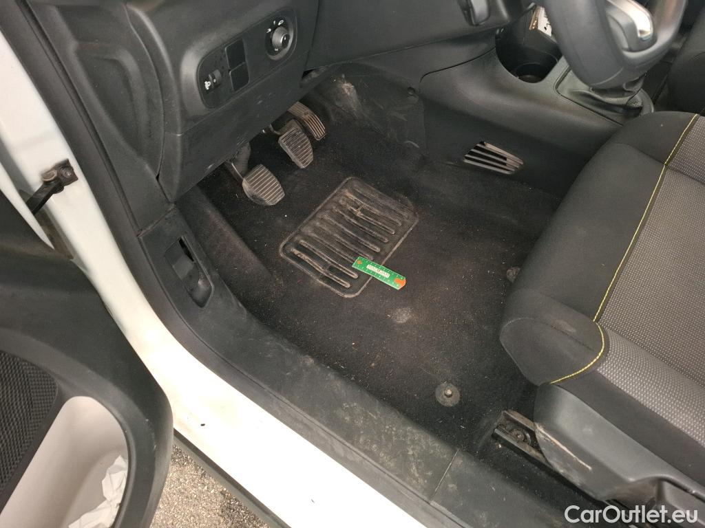 Citroen  C3  Société Feel 1.5 BlueHDI 100CV BVM6 E6dT #6