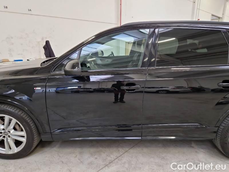 Audi  Q7 AUDI  / 2019 / 5P / SUV 3.0 45 TDI QUATTRO TIPTRONIC SPORT #92