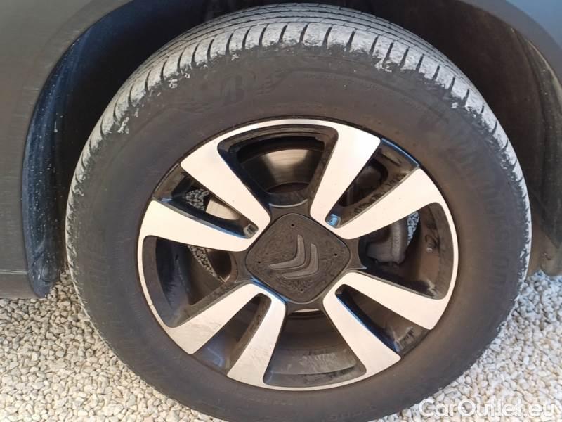 Citroen  C3 CITROEN  AIRCROSS / 2017 / 5P / SUV PURETECH 130 SeS SHINE EAT6 #17