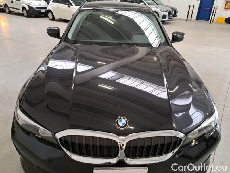 Bmw  Serie 3 BMW  / 2018 / 4P / BERLINA 318D BUSINESS ADVANTAGE AUTOMATICA #28
