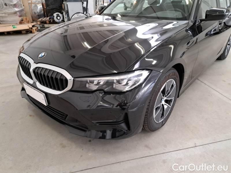 Bmw  Serie 3 BMW  / 2018 / 4P / BERLINA 318D BUSINESS ADVANTAGE AUTOMATICA #39