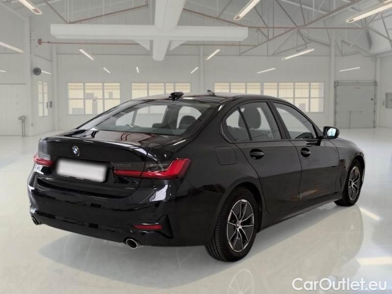 Bmw  Serie 3 BMW  / 2018 / 4P / BERLINA 318D BUSINESS ADVANTAGE AUTOMATICA #2