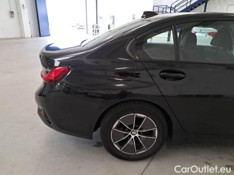 Bmw  Serie 3 BMW  / 2018 / 4P / BERLINA 318D BUSINESS ADVANTAGE AUTOMATICA #51