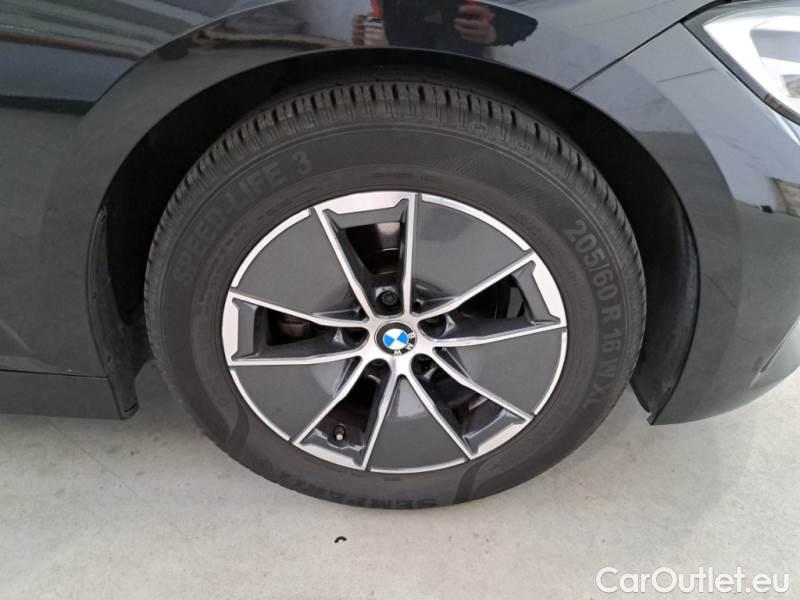 Bmw  Serie 3 BMW  / 2018 / 4P / BERLINA 318D BUSINESS ADVANTAGE AUTOMATICA #17