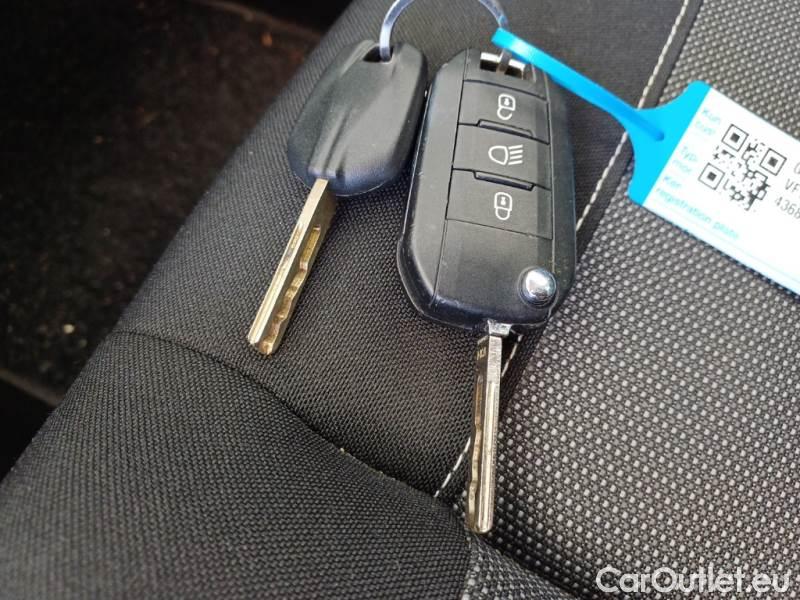 Citroen  C3 CITROEN  AIRCROSS / 2017 / 5P / SUV PURETECH 130 SeS SHINE EAT6 #56