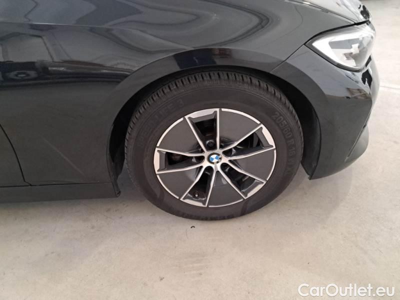Bmw  Serie 3 BMW  / 2018 / 4P / BERLINA 318D BUSINESS ADVANTAGE AUTOMATICA #82