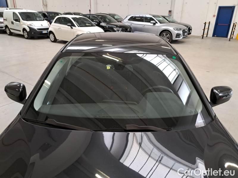 Bmw  Serie 3 BMW  / 2018 / 4P / BERLINA 318D BUSINESS ADVANTAGE AUTOMATICA #24