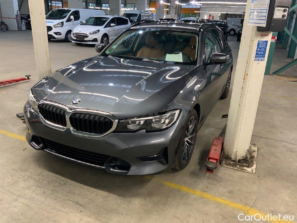 Bmw  Serie 3 Baureihe 3 Touring 318 d Sport Line 2.0 110KW AT8 E6d #1