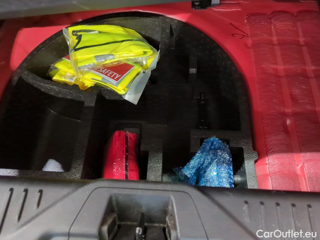 Ford  Fiesta  Cool & Connect 1.1 55KW MT5 E6dT #8