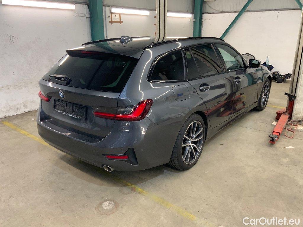 Bmw  Serie 3 Baureihe 3 Touring 318 d Sport Line 2.0 110KW AT8 E6d #2