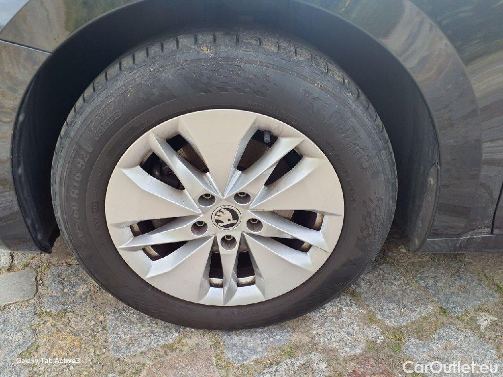 Skoda  Octavia  Combi Ambition 2.0 TDI 85KW MT6 E6d #80