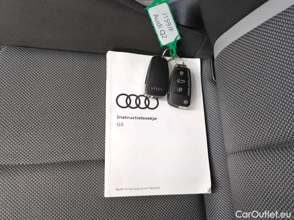 Audi  Q2 Audi  35 TFSI S tronic epic 5d #4