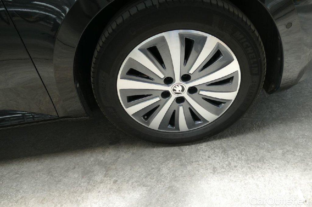 Skoda  Superb  Combi Style 2.0 TDI 110KW AT7 E6d #25