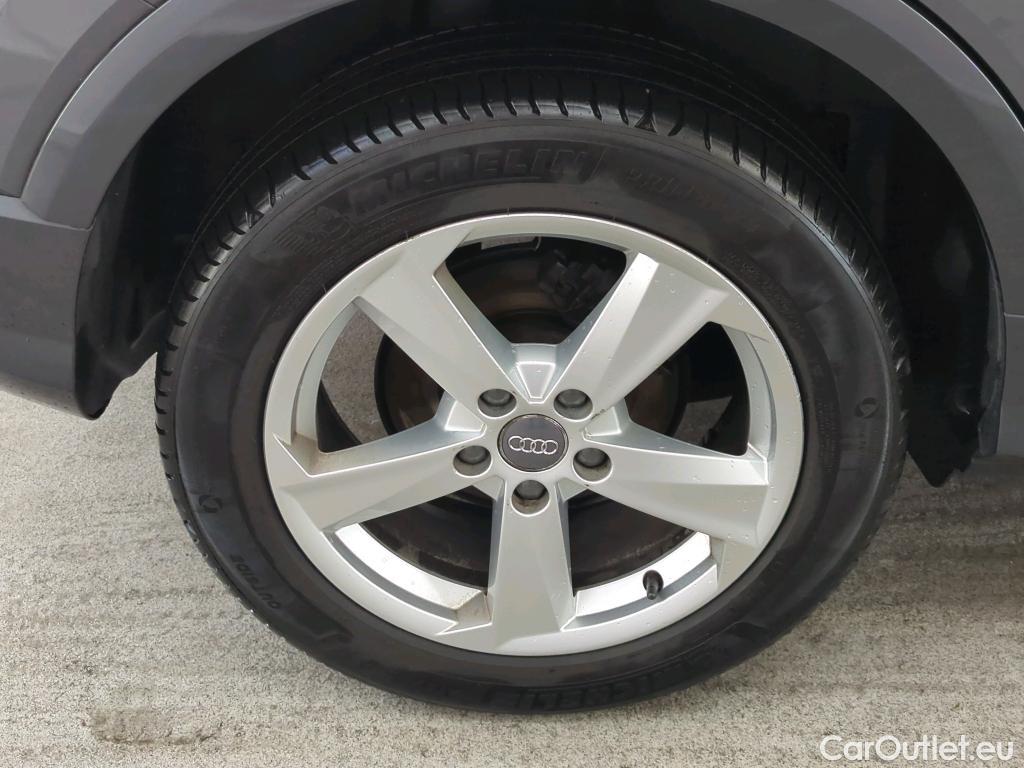 Audi  Q2 Audi  35 TFSI S tronic epic 5d #23