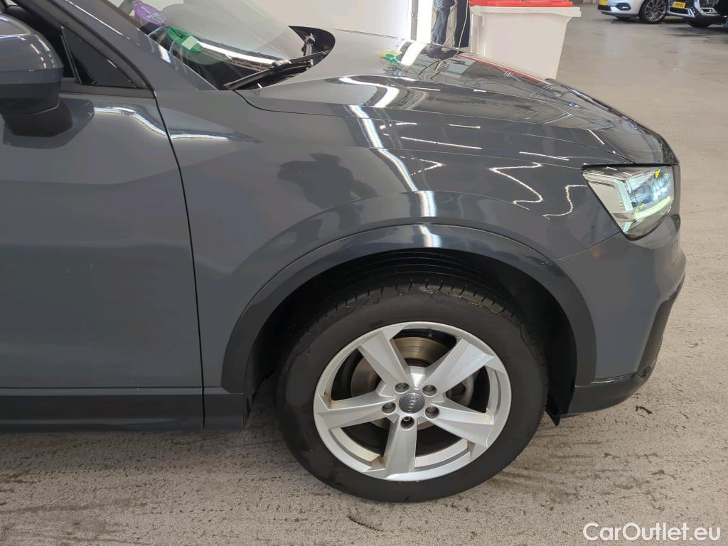 Audi  Q2 Audi  35 TFSI S tronic epic 5d #9