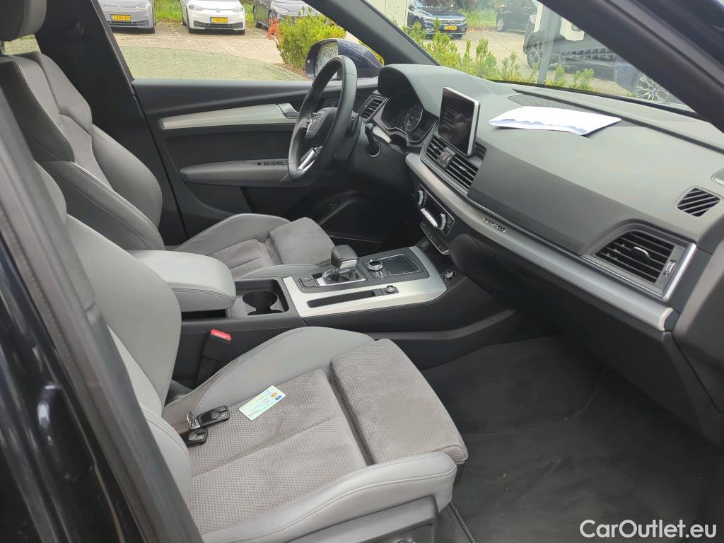 Audi  Q5 Audi  55 TFSI e quattro S tronic Competition 5d #6