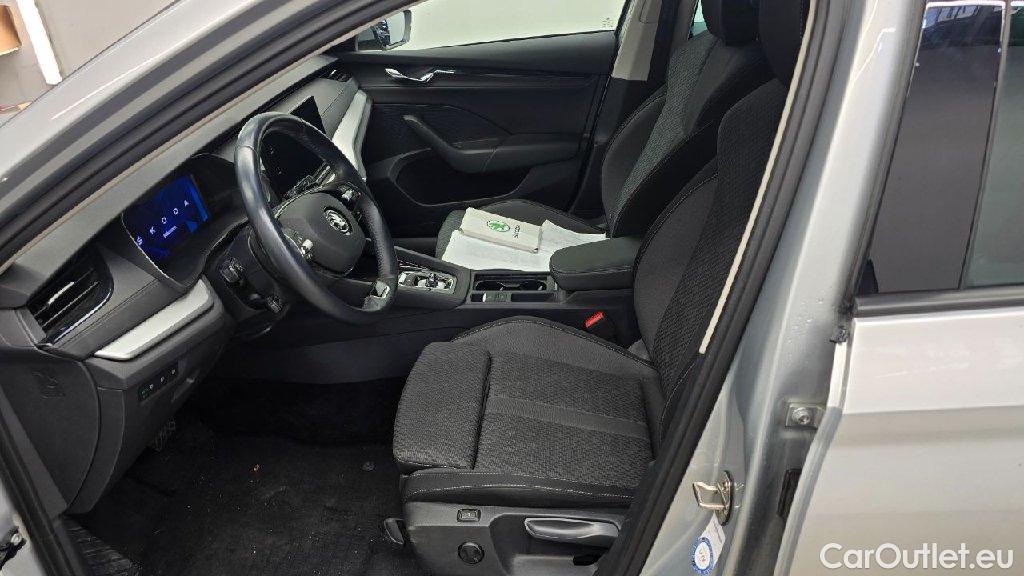 Skoda  Octavia  Combi Ambition 2.0 TDI 110KW AT7 E6d #4