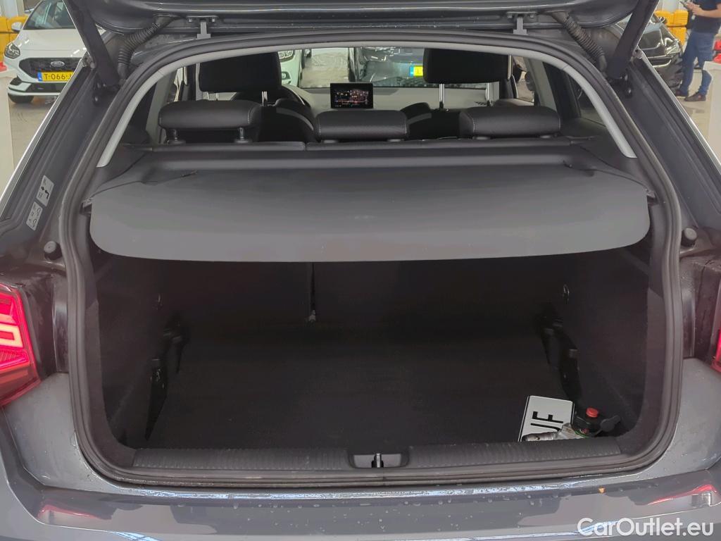 Audi  Q2 Audi  35 TFSI S tronic epic 5d #16