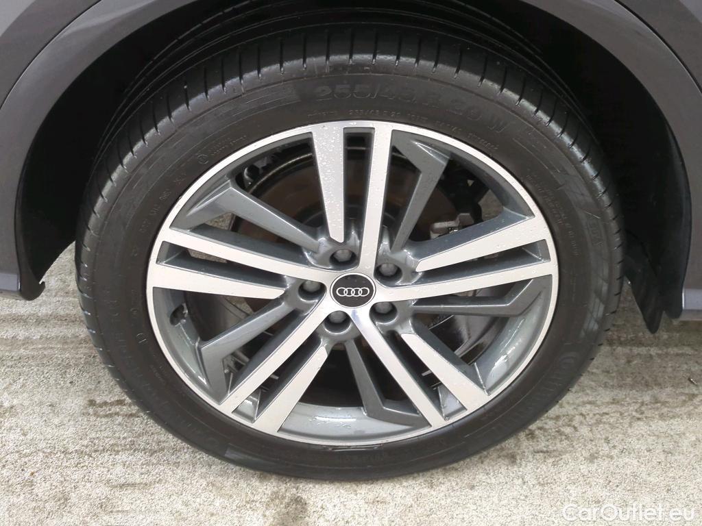 Audi  Q5 Audi  55 TFSI e quattro S tronic Competition 5d #21
