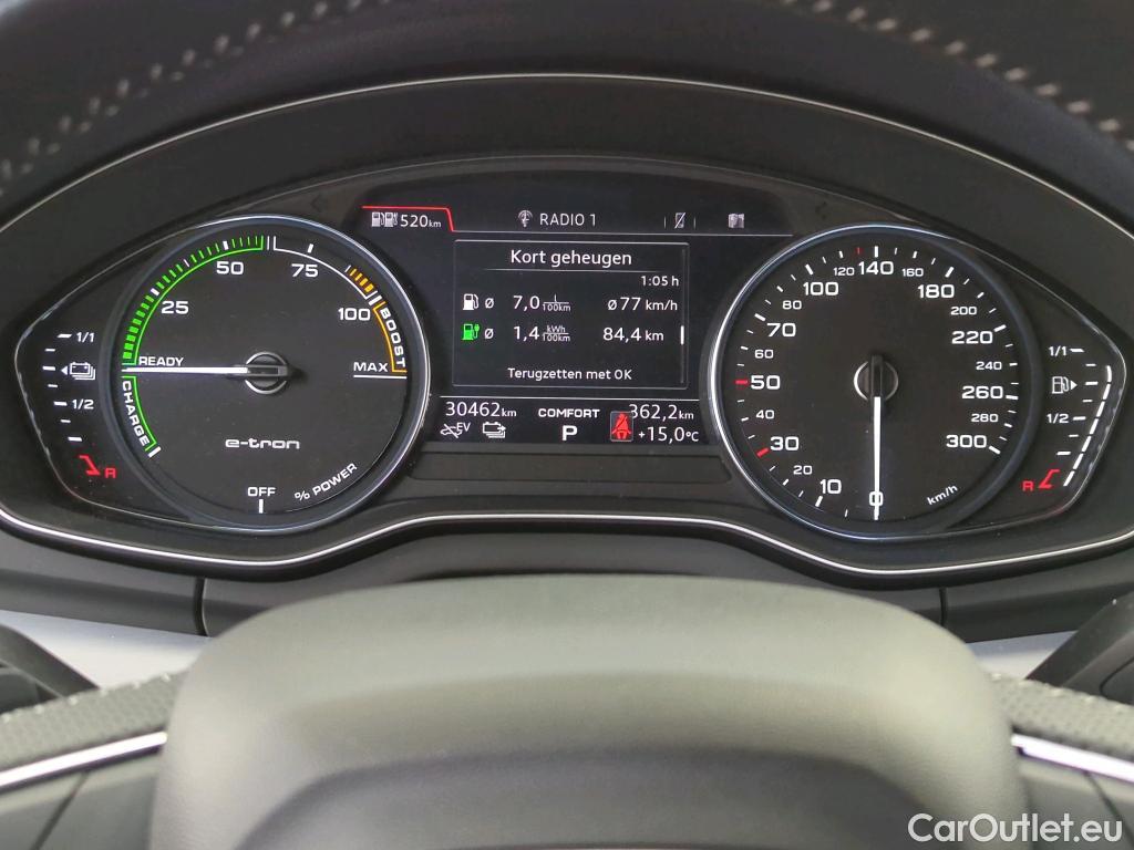 Audi  Q5 Audi  55 TFSI e quattro S tronic Competition 5d #13