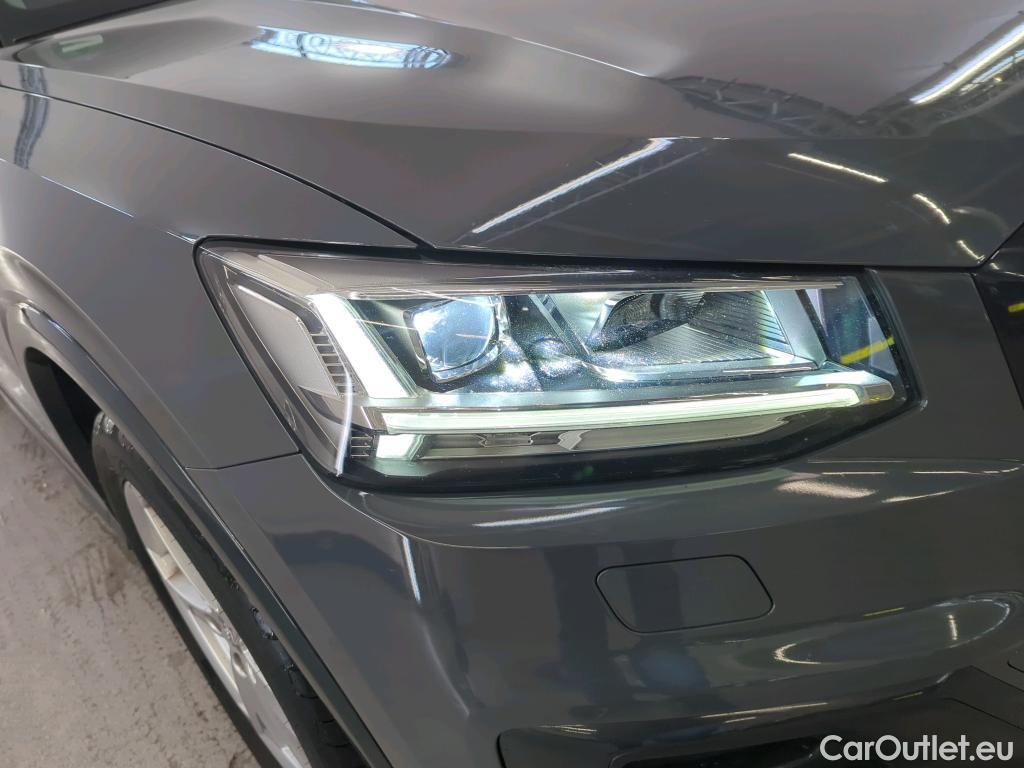 Audi  Q2 Audi  35 TFSI S tronic epic 5d #24