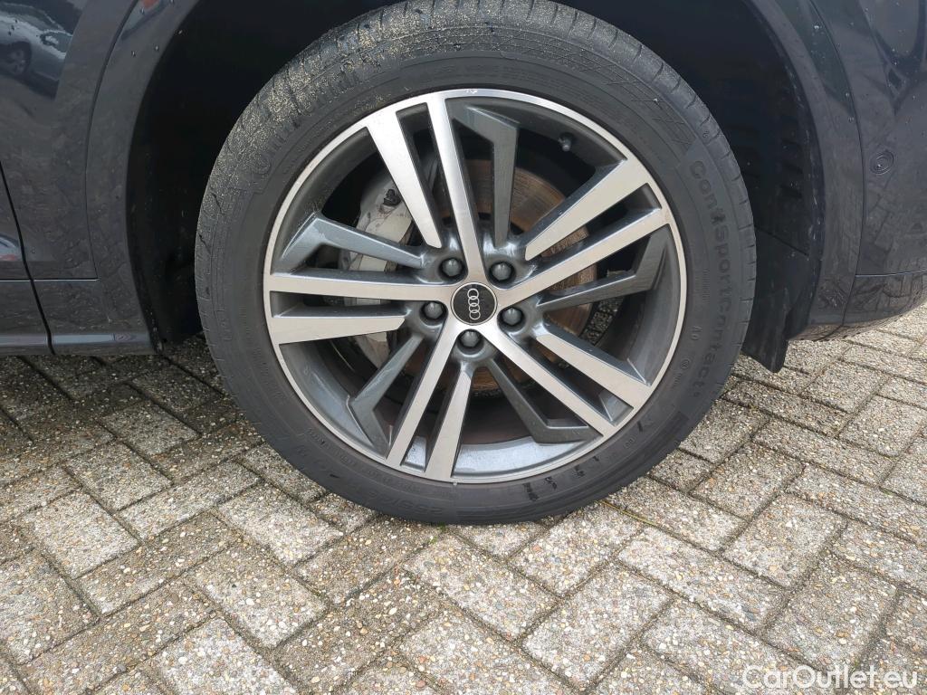 Audi  Q5 Audi  55 TFSI e quattro S tronic Competition 5d #22