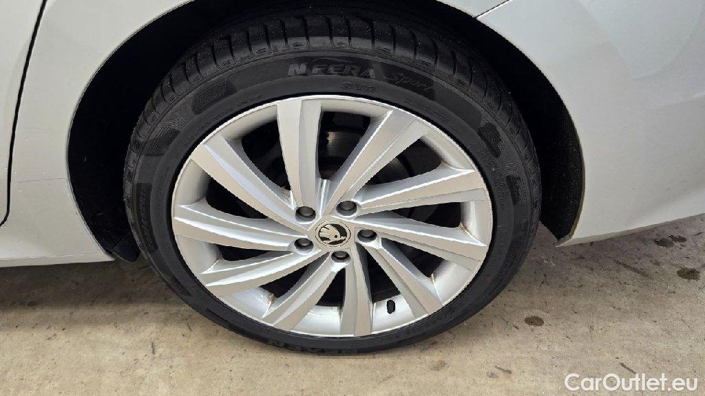 Skoda  Octavia  Combi Ambition 2.0 TDI 110KW AT7 E6d #32