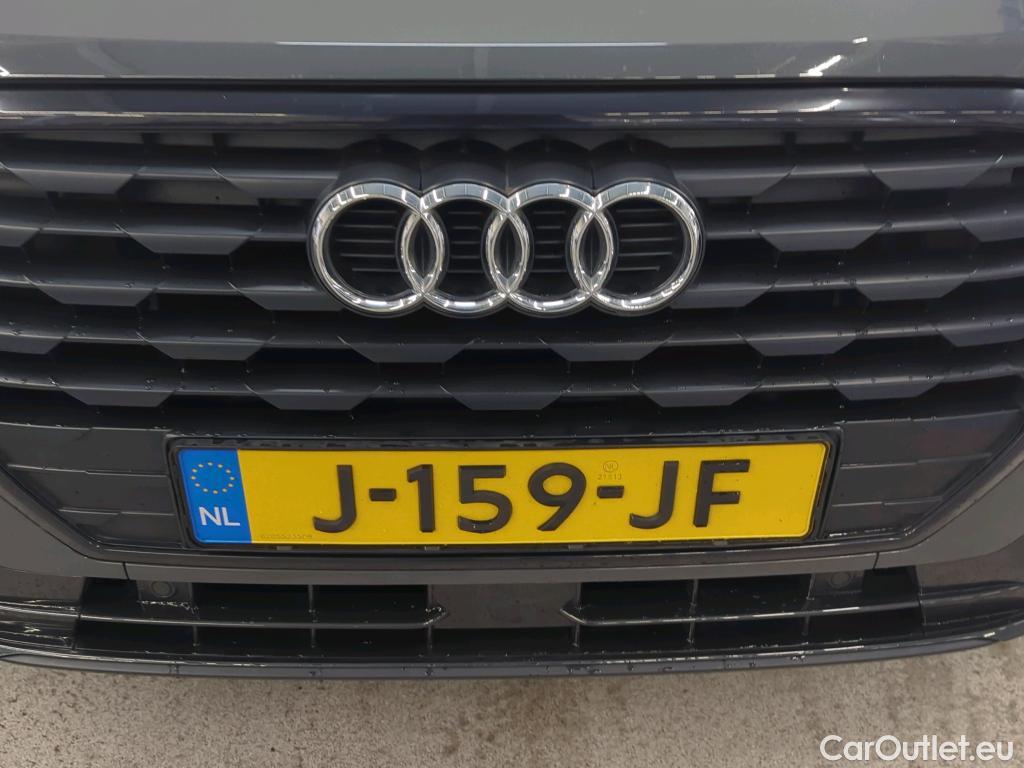 Audi  Q2 Audi  35 TFSI S tronic epic 5d #5