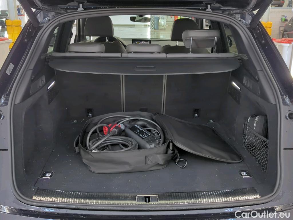 Audi  Q5 Audi  55 TFSI e quattro S tronic Competition 5d #42