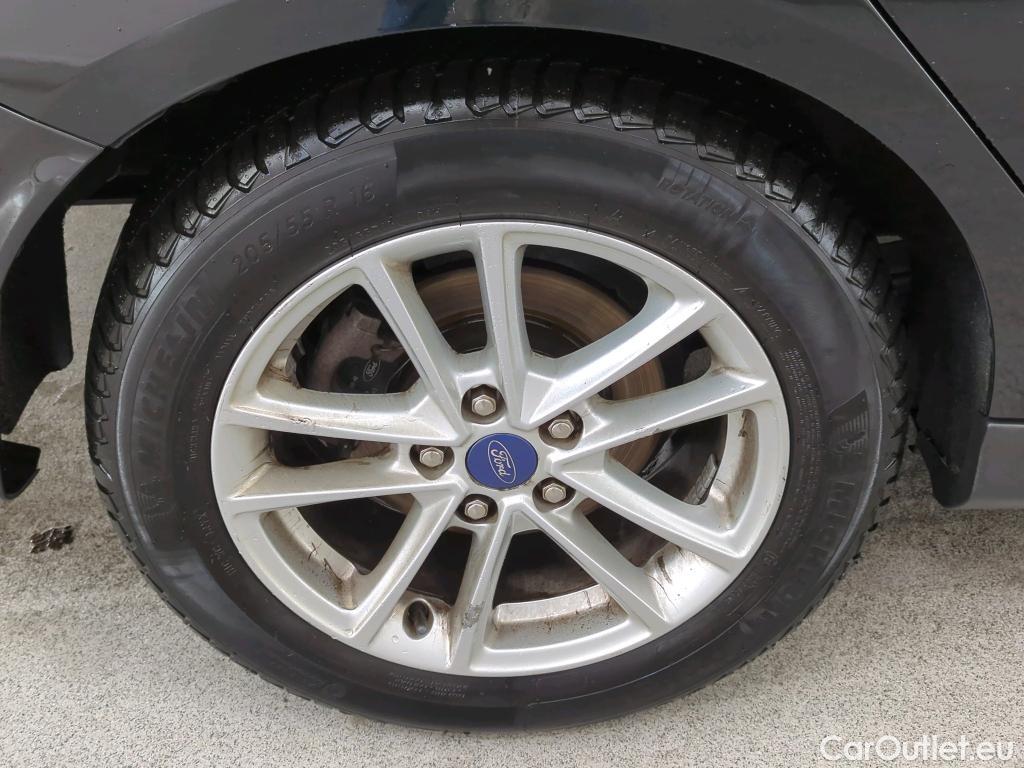 Ford  Focus Ford  1.0 EcoBoost Lease Edition 100 pk Wagon 5d #20