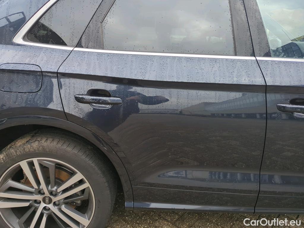 Audi  Q5 Audi  55 TFSI e quattro S tronic Competition 5d #32