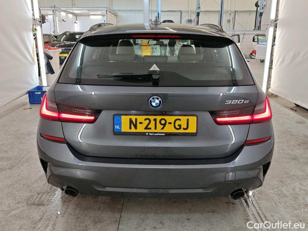 Bmw  Serie 3 BMW 3 Serie Touring 320e Business Edition Plus 5d + M-Sport + Shadowline #25