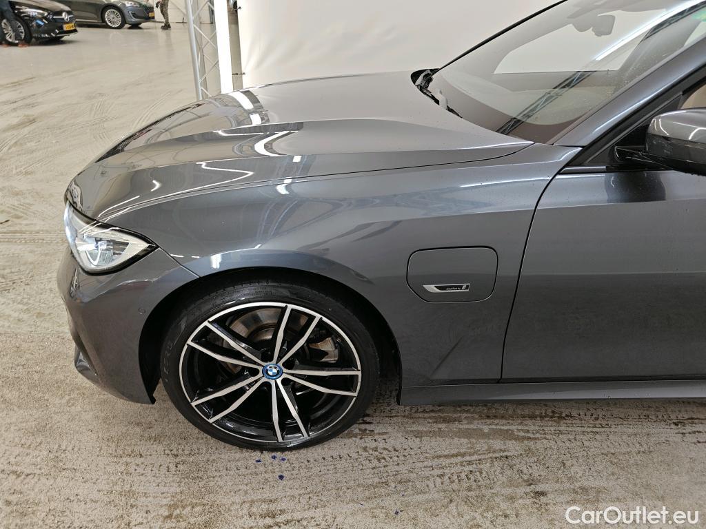 Bmw  Serie 3 BMW 3 Serie Touring 320e Business Edition Plus 5d + M-Sport + Shadowline #14