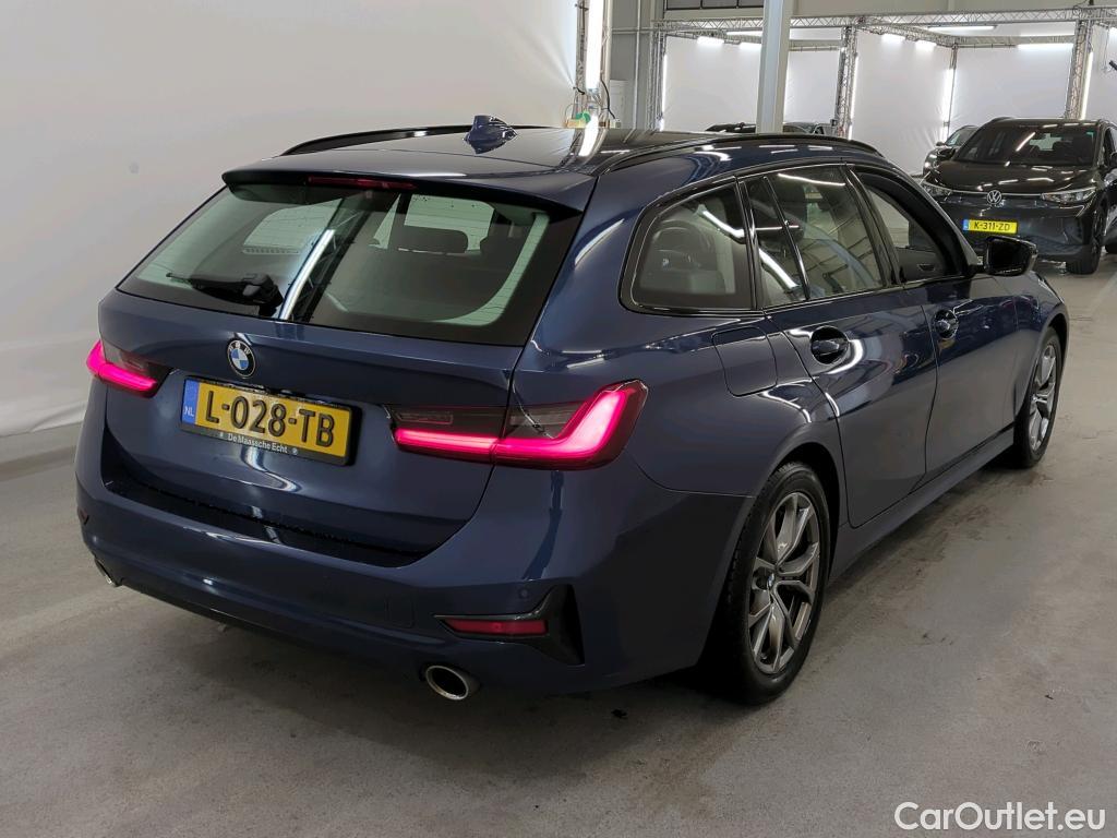 Bmw  Serie 3 BMW 3 Serie Touring 320iA Sport Line #2