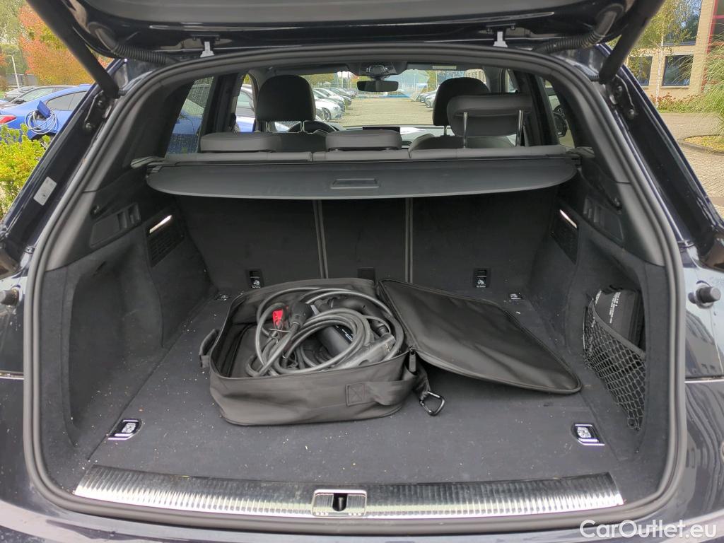 Audi  Q5 Audi  55 TFSI e quattro S tronic Competition 5d #30