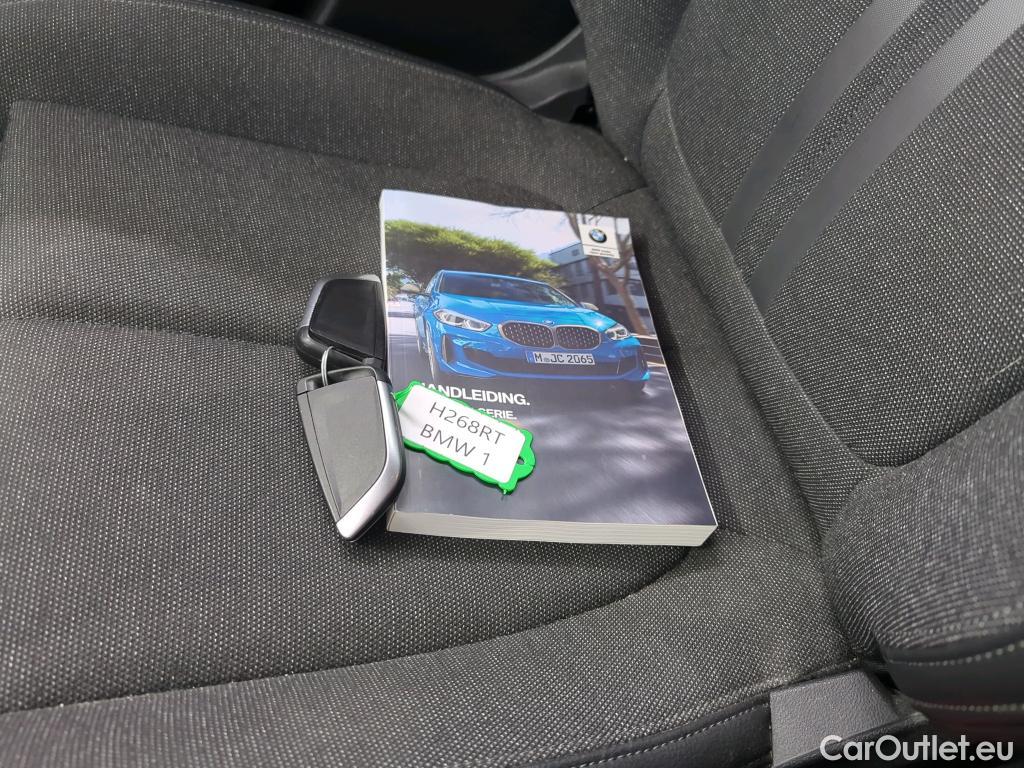 Bmw  Serie 1 BMW 1 18iA 5d Corporate Executive Sport #4
