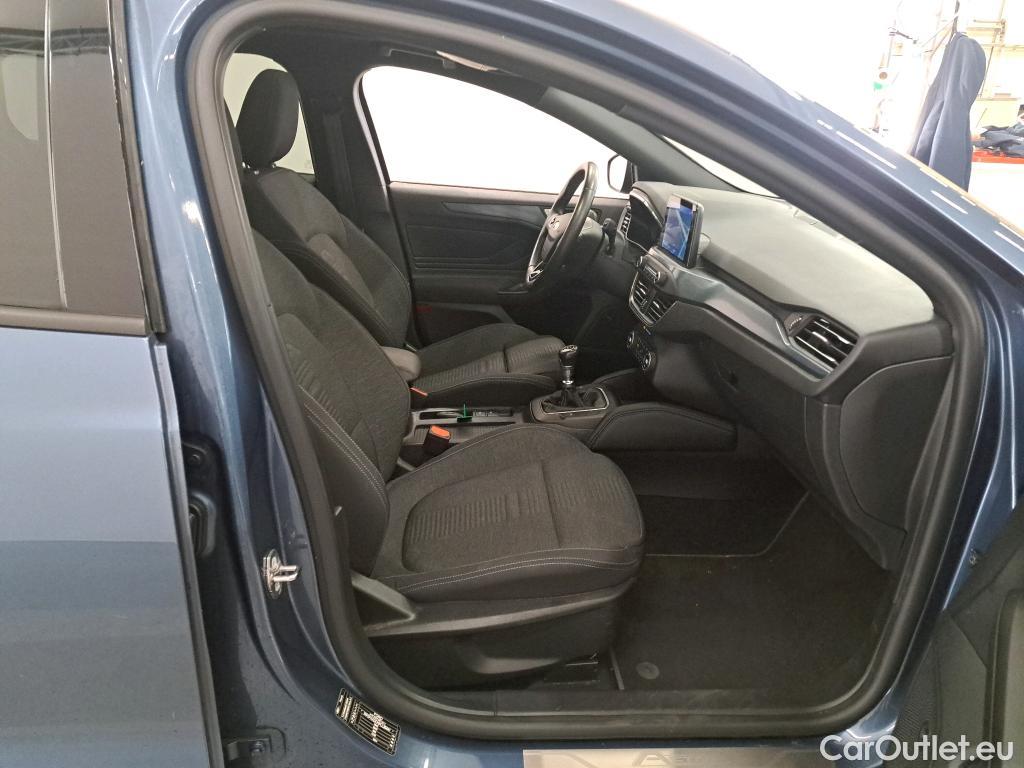 Ford  Focus Ford  1.0 EcoBo Hybr 155pk Active X Bus Wagon 5d #3