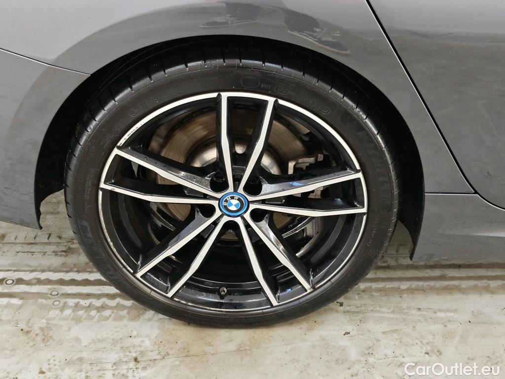 Bmw  Serie 3 BMW 3 Serie Touring 320e Business Edition Plus 5d + M-Sport + Shadowline #21