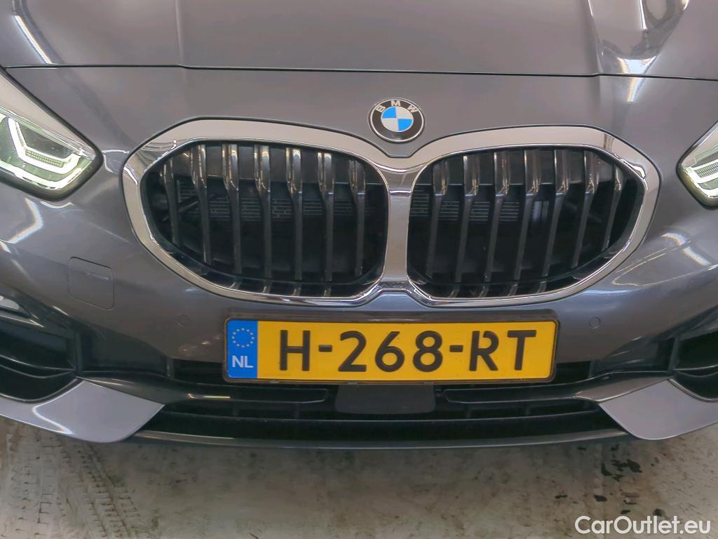 Bmw  Serie 1 BMW 1 18iA 5d Corporate Executive Sport #5