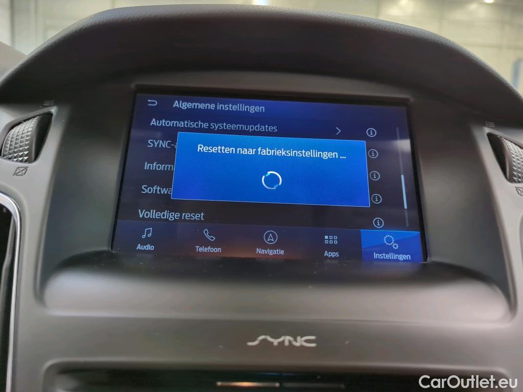 Ford  Focus Ford  1.0 EcoBoost Lease Edition 100 pk Wagon 5d #24