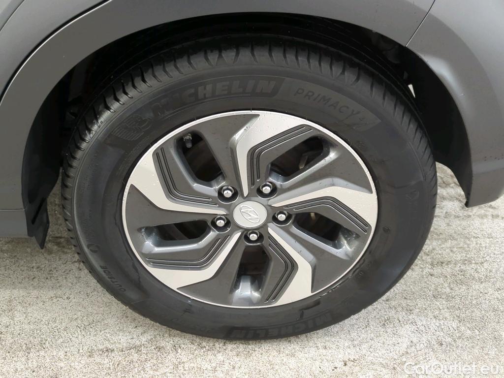 Hyundai  Konna Hyundai KONA 1.6 GDI HEV Fashion 5d #18