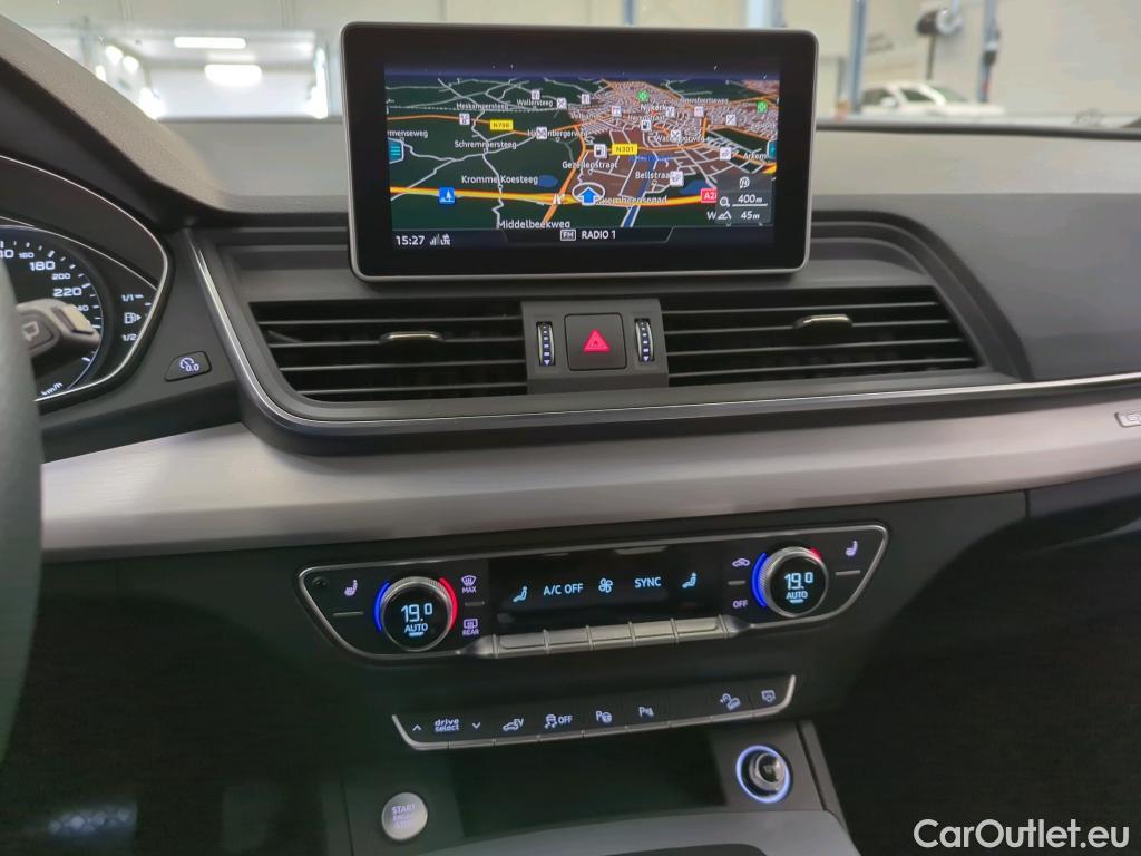 Audi  Q5 Audi  55 TFSI e quattro S tronic Competition 5d #51