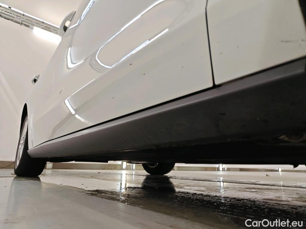 Ford  Focus Ford  1.0 EcoBo 100pk Trend Edition Bus Wagon 5d #12