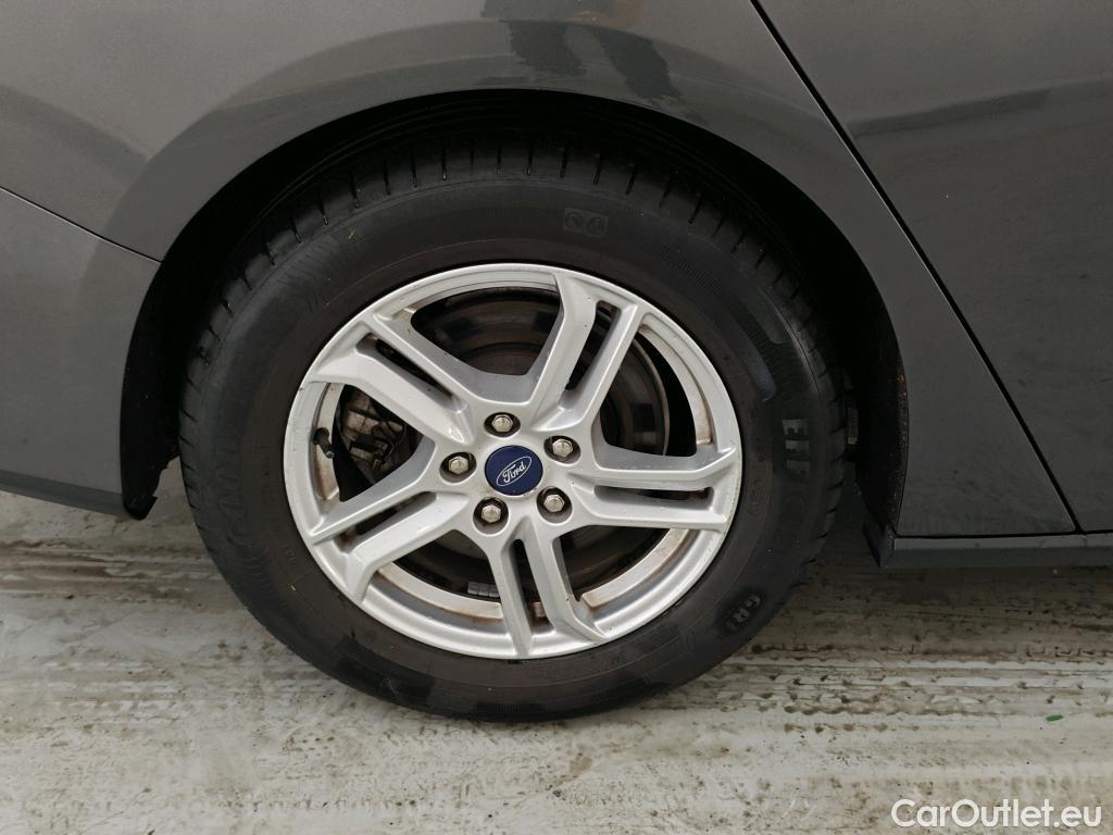 Ford  Focus Ford  1.0 EcoBo 100pk Trend Edition Bus Wagon 5d #19