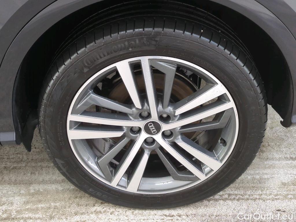 Audi  Q5 Audi  55 TFSI e quattro S tronic Competition 5d #46