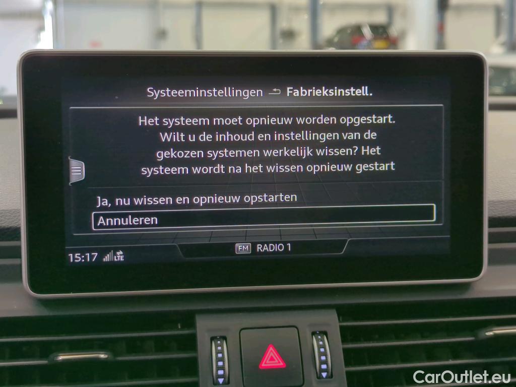 Audi  Q5 Audi  55 TFSI e quattro S tronic Competition 5d #44