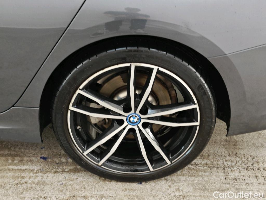 Bmw  Serie 3 BMW 3 Serie Touring 320e Business Edition Plus 5d + M-Sport + Shadowline #10