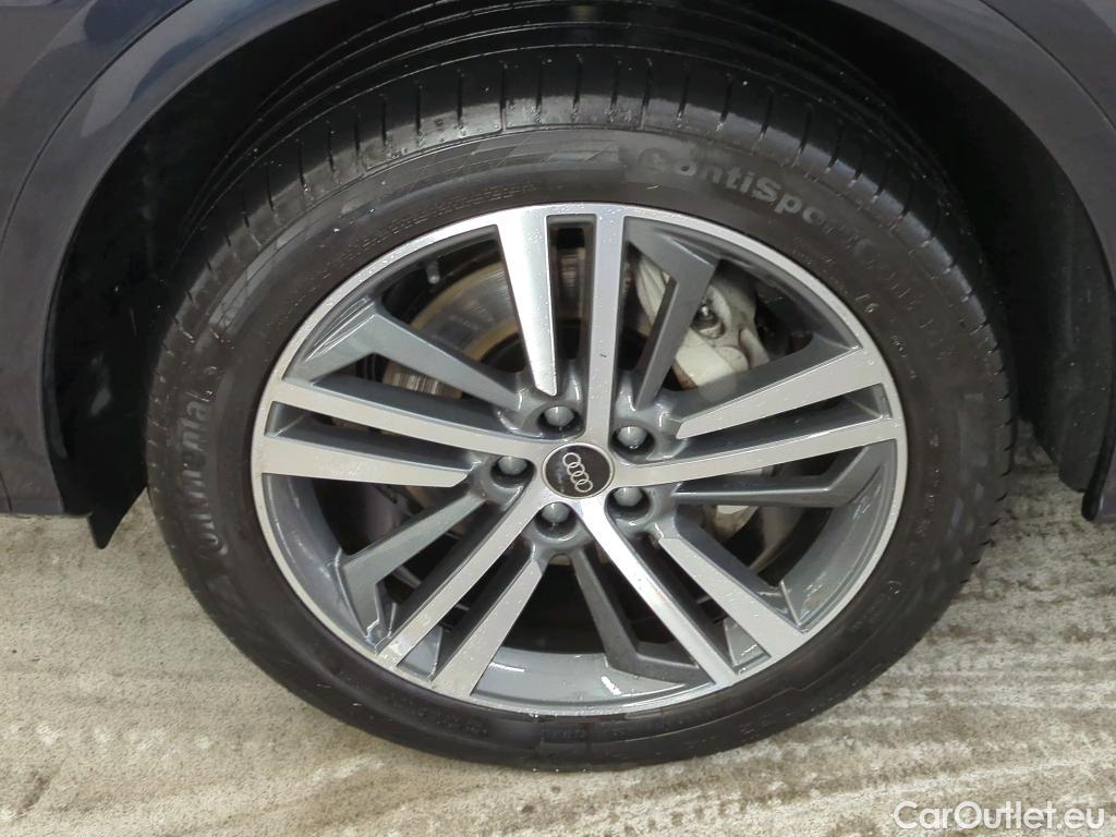 Audi  Q5 Audi  55 TFSI e quattro S tronic Competition 5d #50
