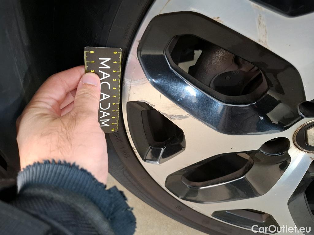  Renault  Captur RENAULT  / 2017 / 5P / Crossover Intens TCe 150 FAP #20